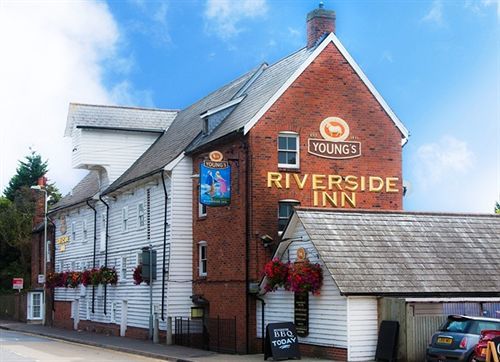 The Riverside Inn Челмсфорд Екстериор снимка